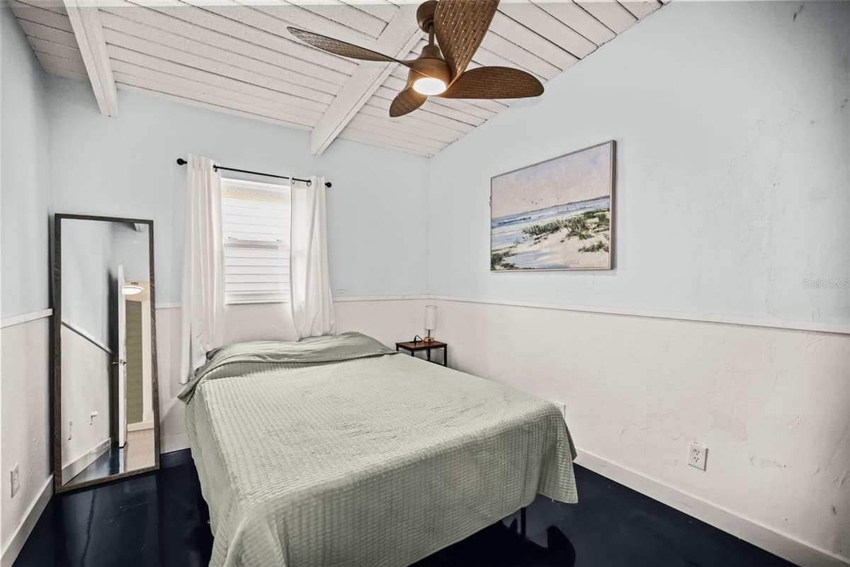 14023 PALM STREET — photo 16 of 38