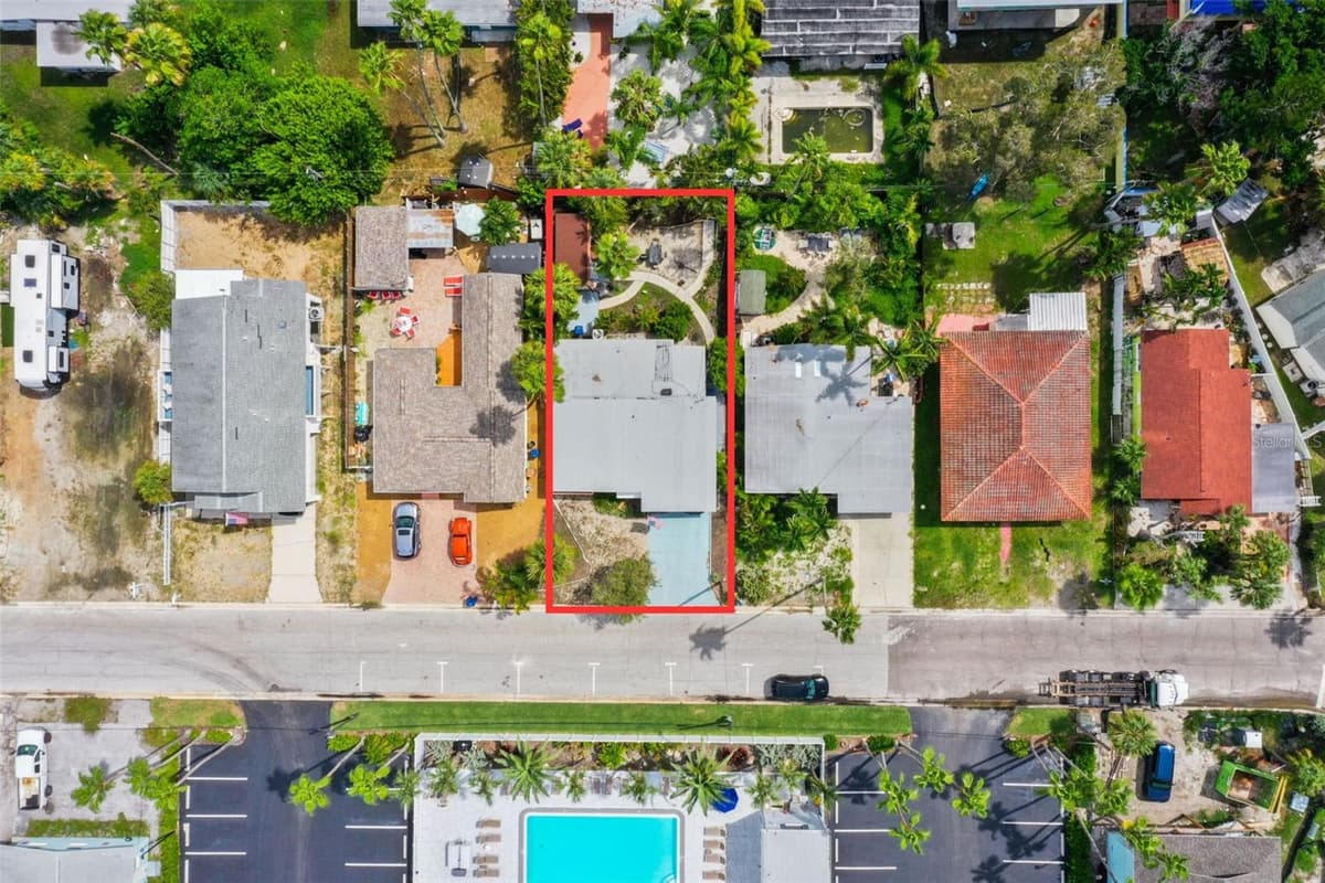 14023 PALM STREET — photo 37 of 38