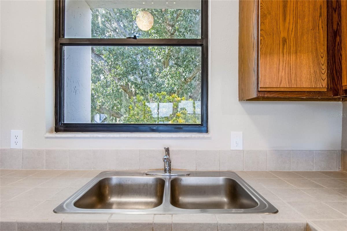 410 LAUREL COVE WAY — photo 11 of 33