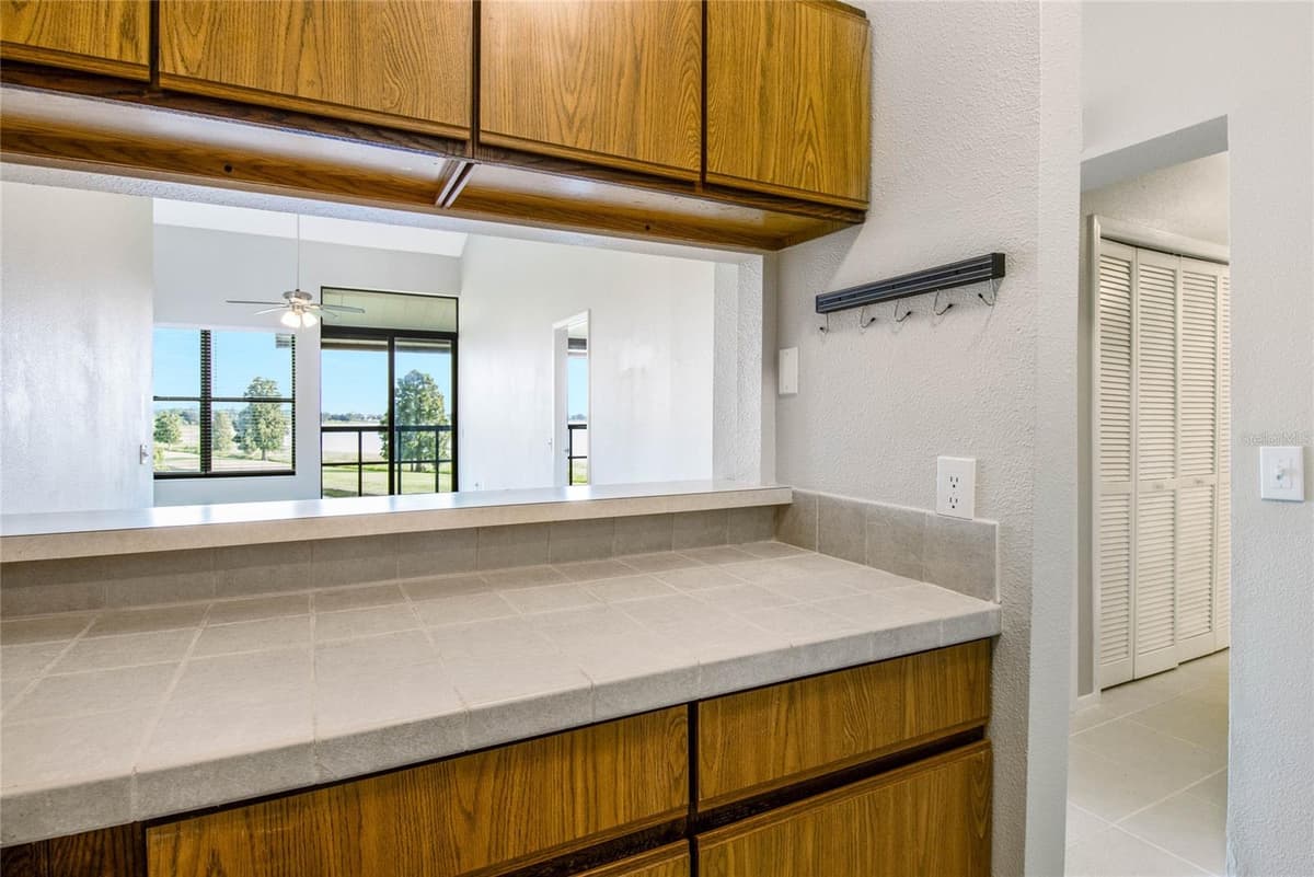410 LAUREL COVE WAY — photo 12 of 33