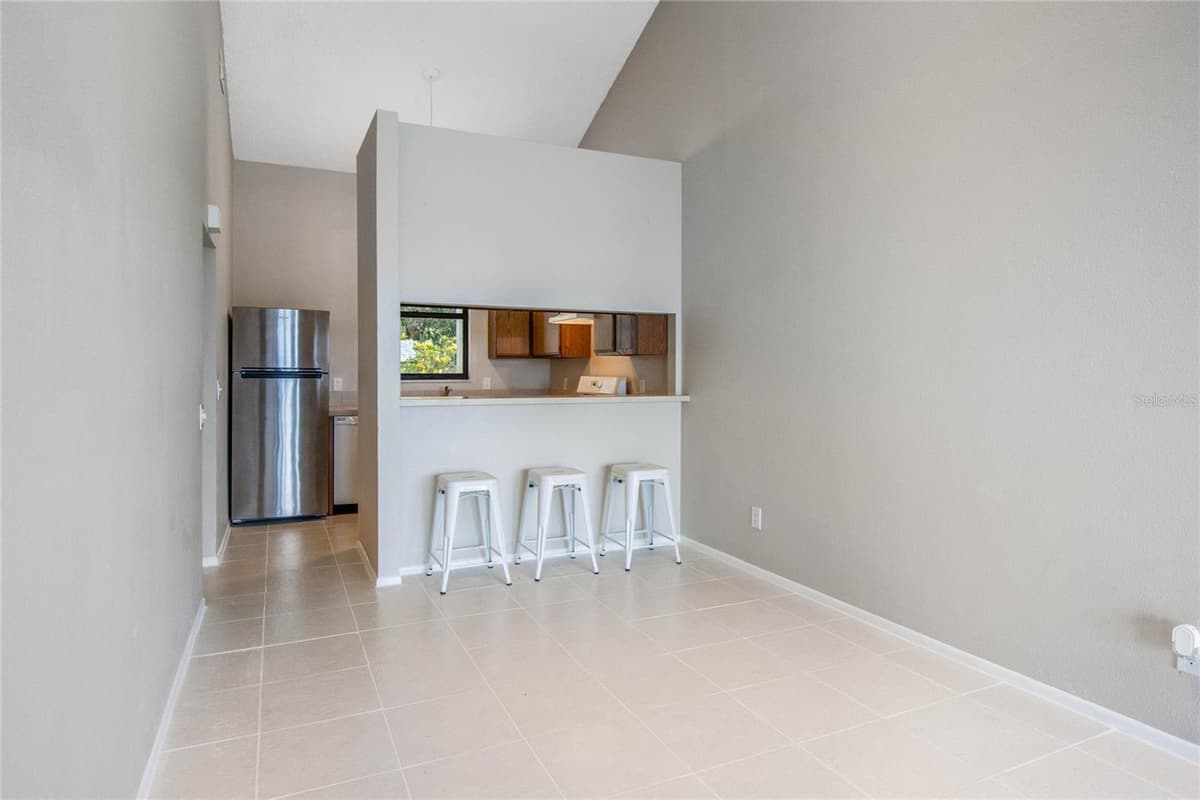 410 LAUREL COVE WAY — photo 9 of 33