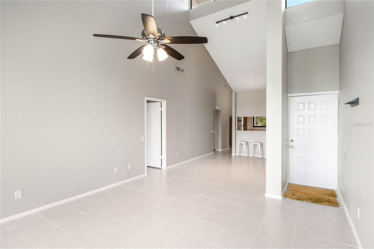 410 LAUREL COVE WAY — photo 5 of 33