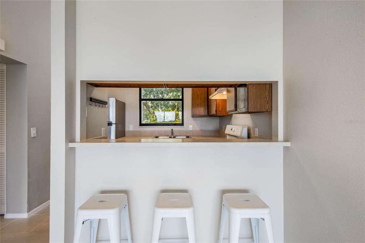 410 LAUREL COVE WAY — photo 8 of 33