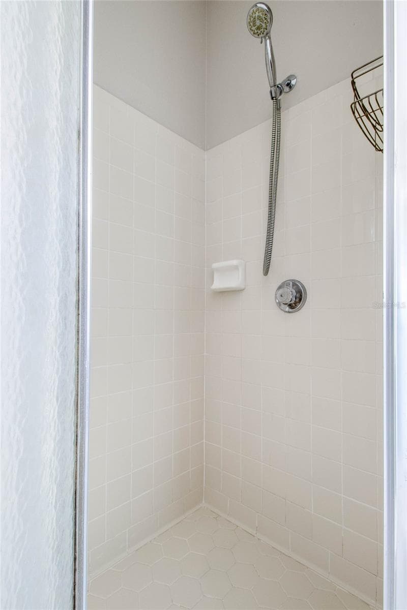 410 LAUREL COVE WAY — photo 21 of 33