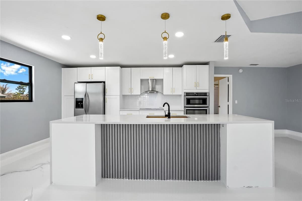 4209 TUSCOL STREET — photo 8 of 40
