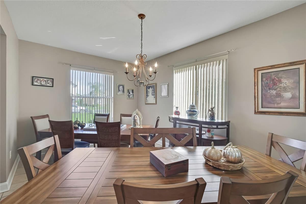 25724 FRITH STREET — photo 10 of 68