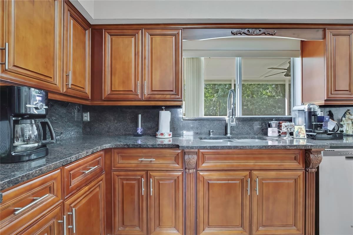 25724 FRITH STREET — photo 17 of 68