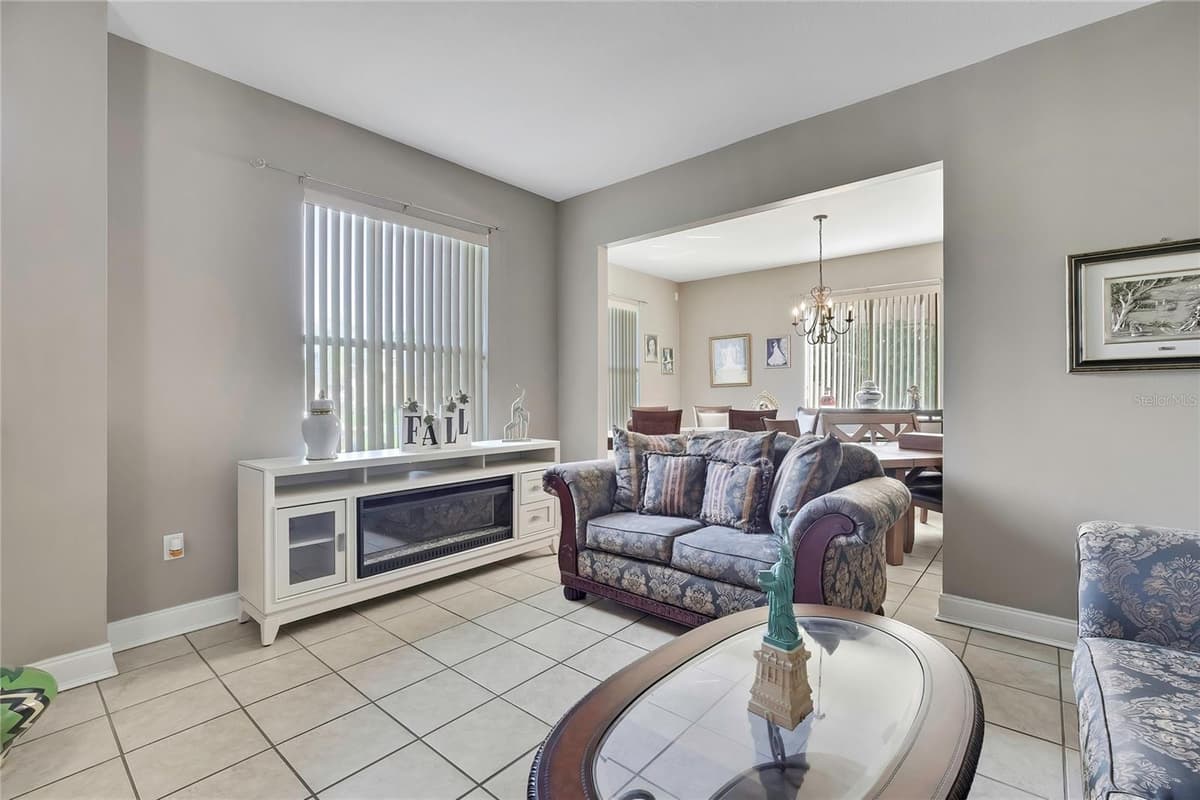 25724 FRITH STREET — photo 7 of 68