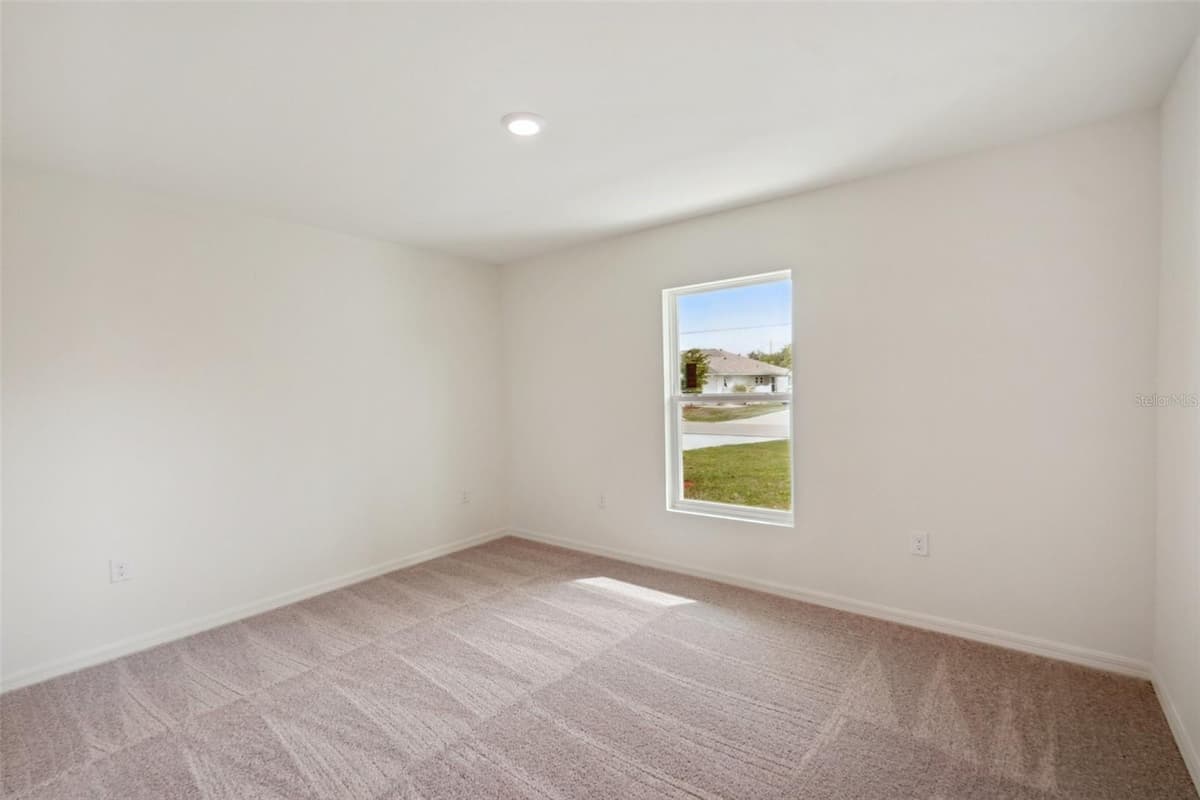 107 CYPRESS BOULEVARD — photo 20 of 37