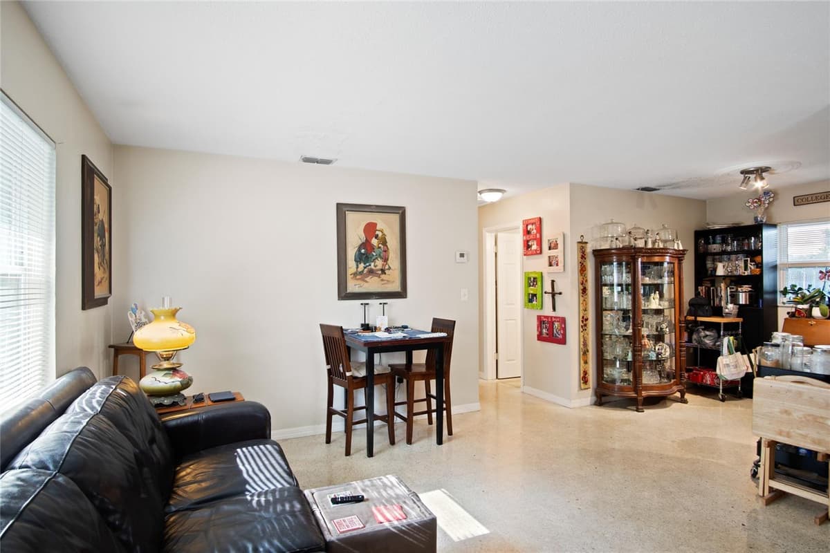212 HARVARD STREET — photo 5 of 29
