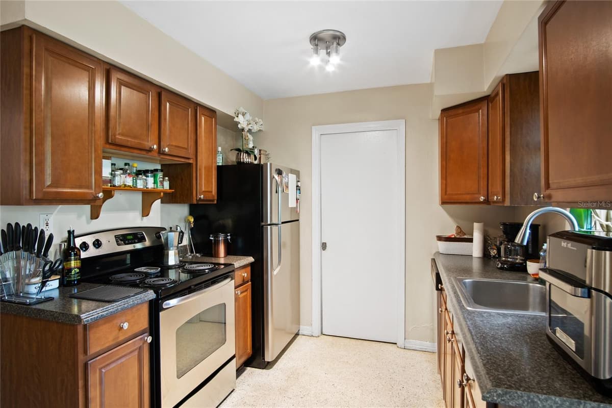212 HARVARD STREET — photo 18 of 29