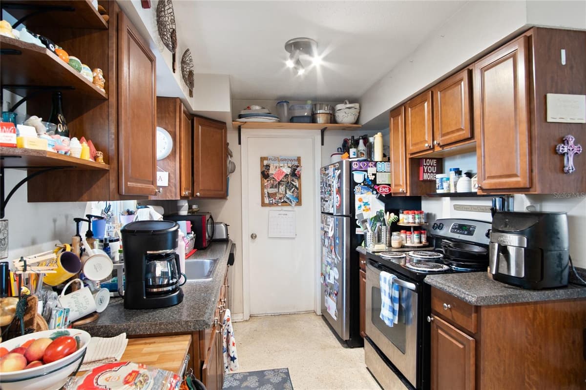 212 HARVARD STREET — photo 9 of 29