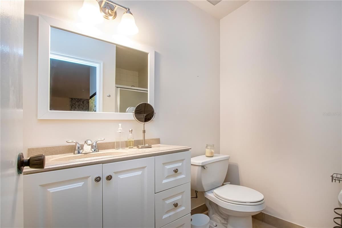 2228 GREENHAVEN DRIVE — photo 5 of 55