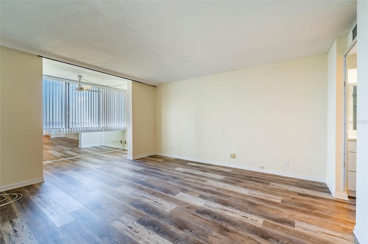 2618 COVE CAY DRIVE — photo 23 of 36