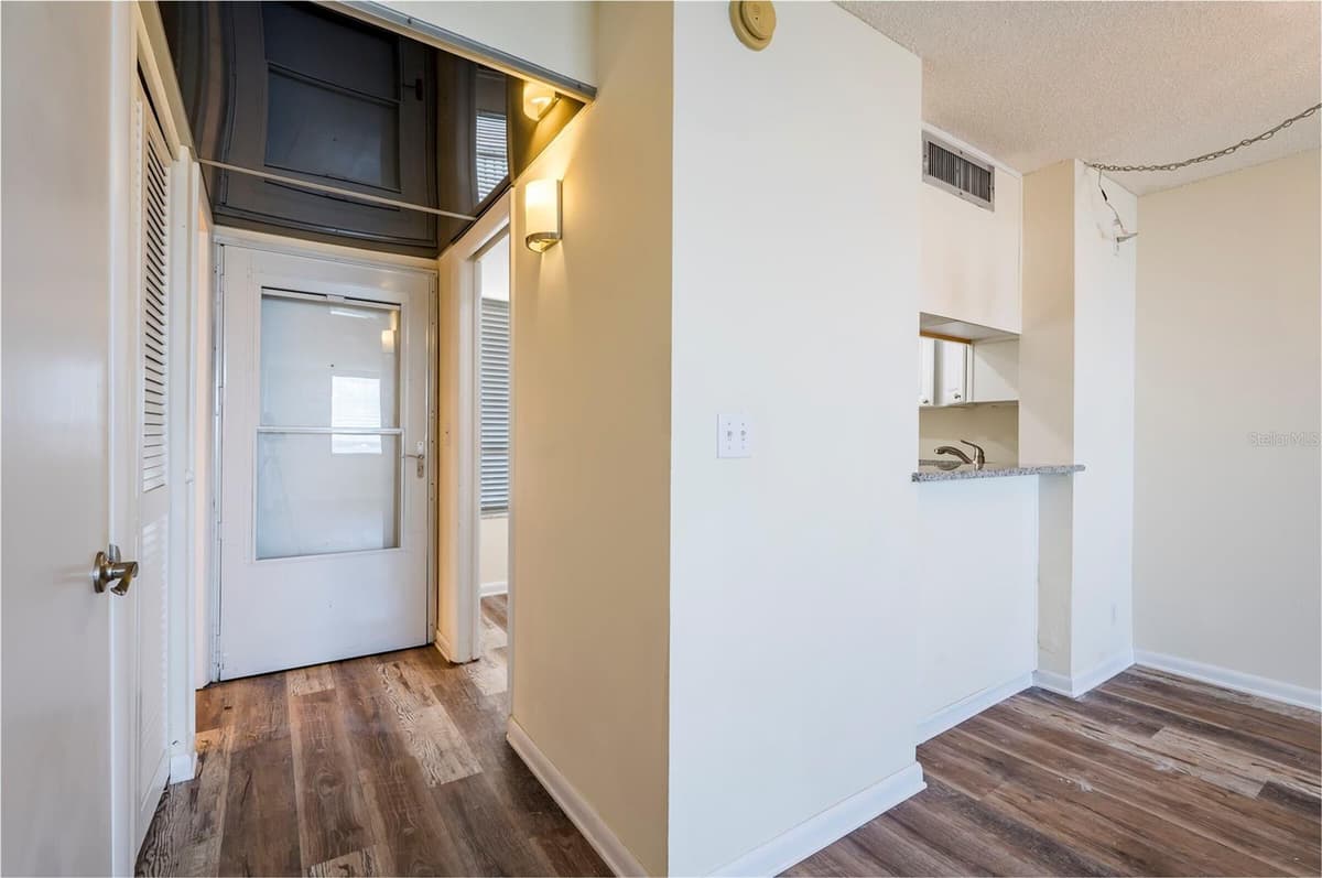2618 COVE CAY DRIVE — photo 11 of 36