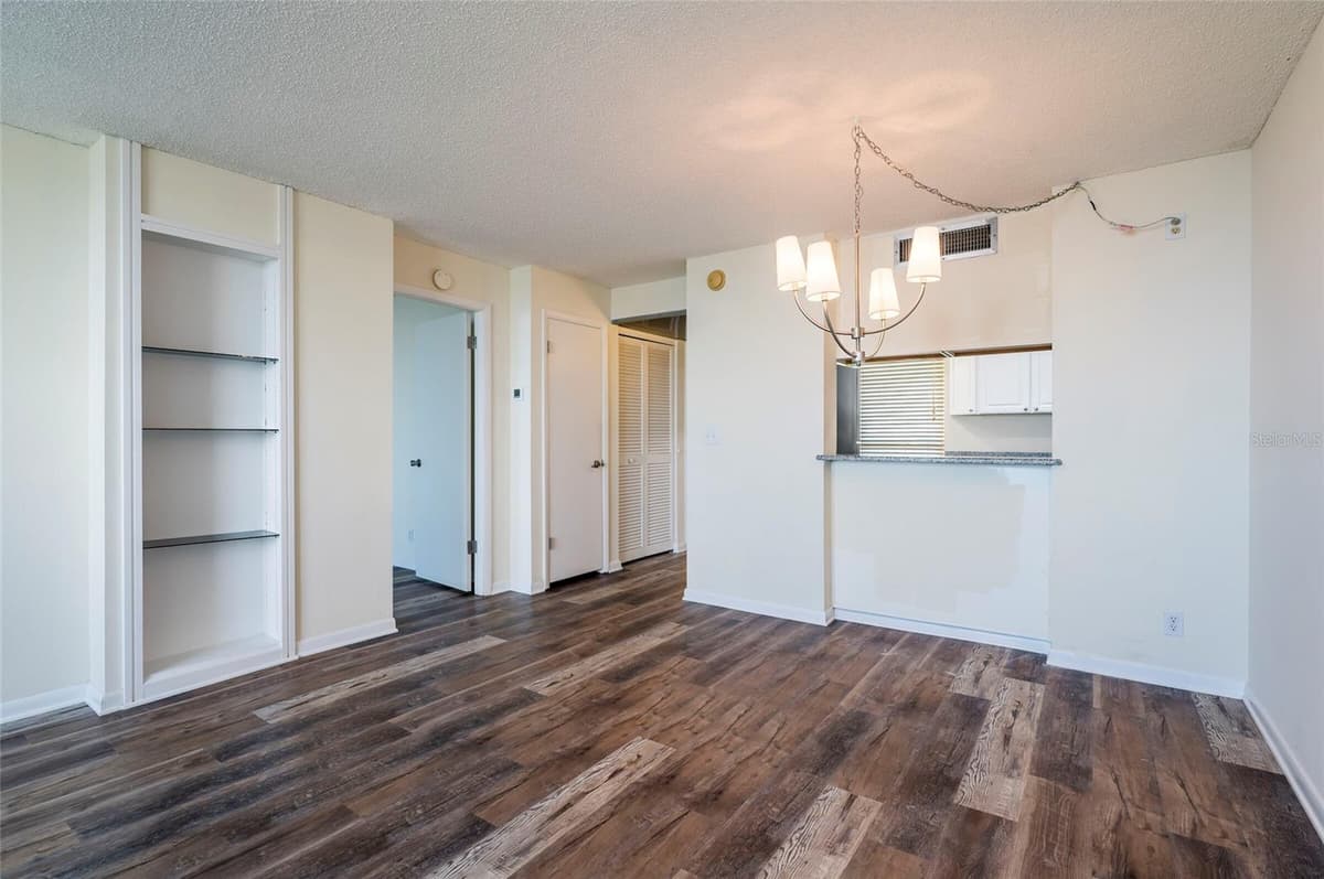 2618 COVE CAY DRIVE — photo 17 of 36