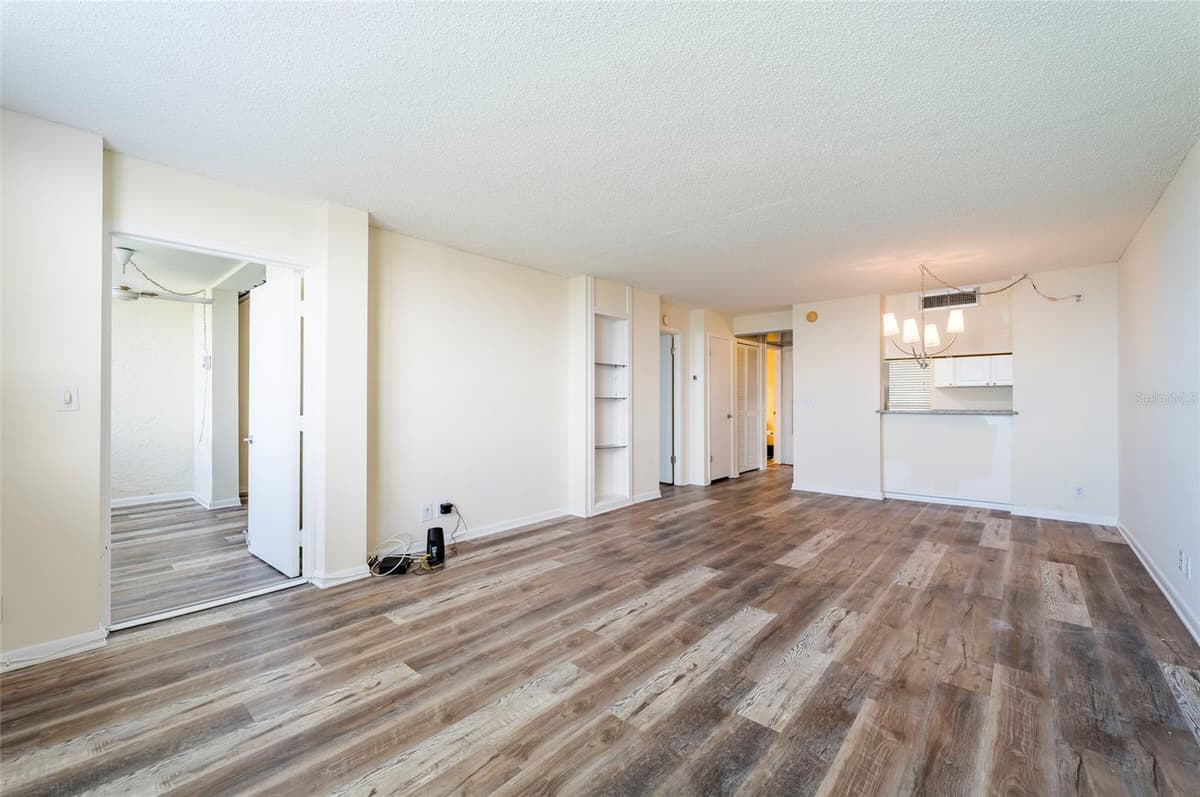 2618 COVE CAY DRIVE — photo 20 of 36