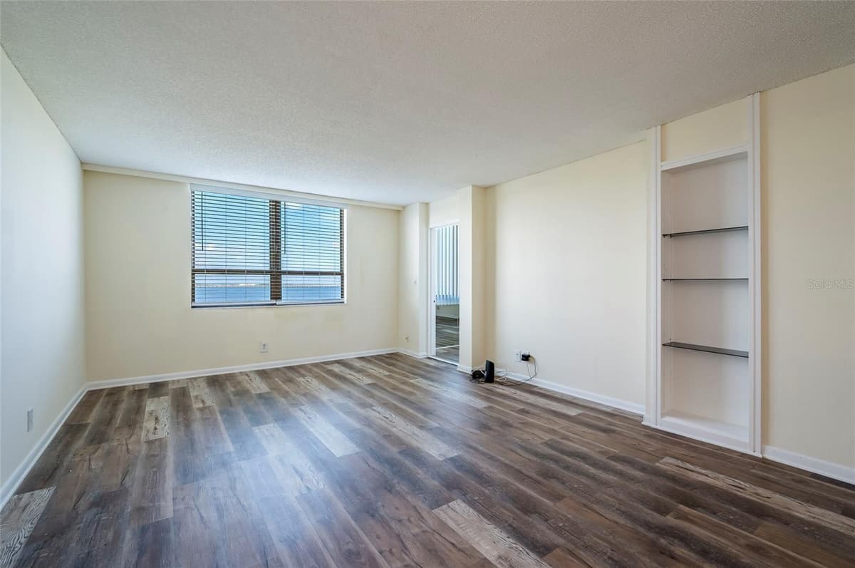 2618 COVE CAY DRIVE — photo 19 of 36