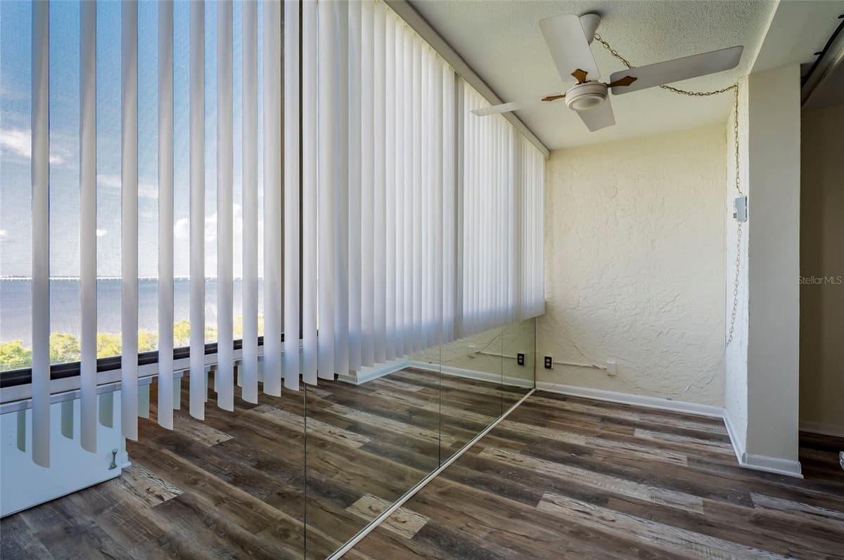 2618 COVE CAY DRIVE — photo 27 of 36