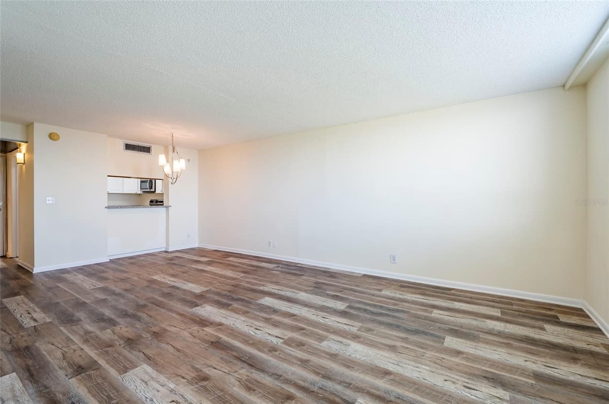 2618 COVE CAY DRIVE — photo 21 of 36