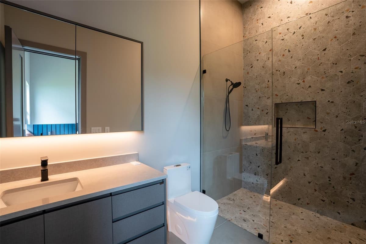 15125 PENDIO DRIVE — photo 39 of 69
