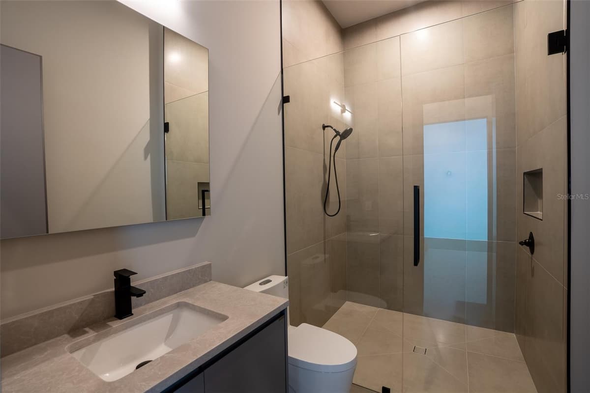 15125 PENDIO DRIVE — photo 46 of 69
