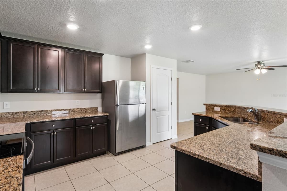 2403 CASPIAN DRIVE — photo 7 of 23