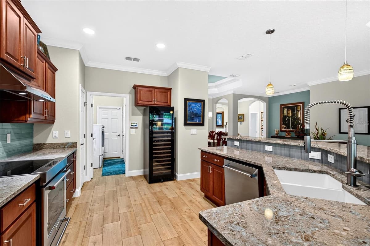 29 APIAN WAY — photo 21 of 58