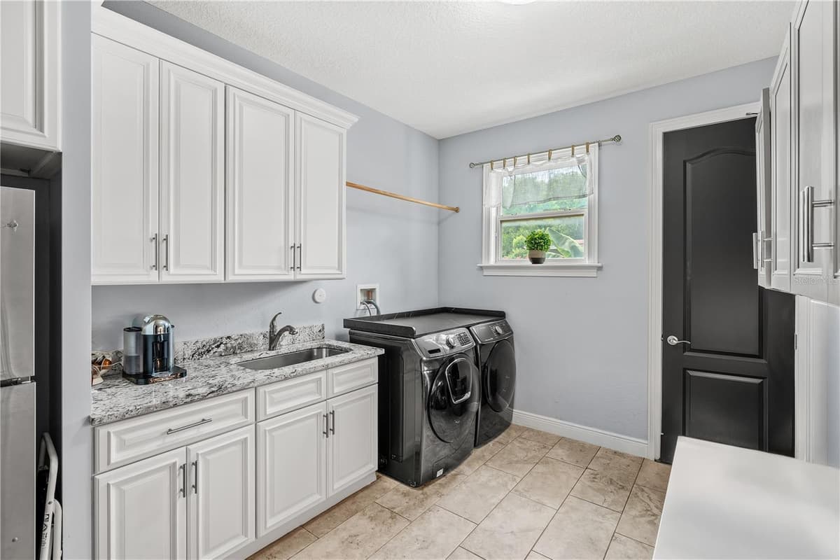 1840 BRYAN AVENUE — photo 31 of 53