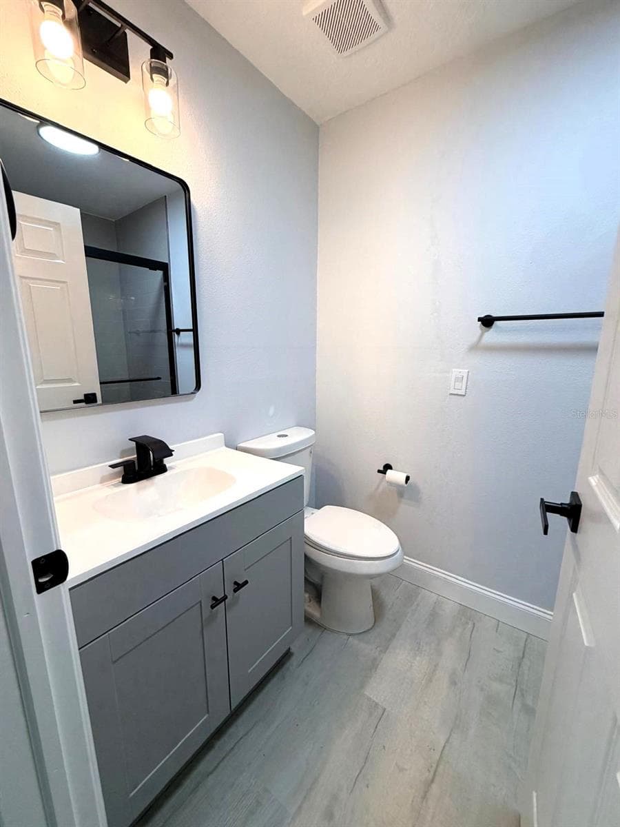 445 10TH AVENUE — photo 20 of 26