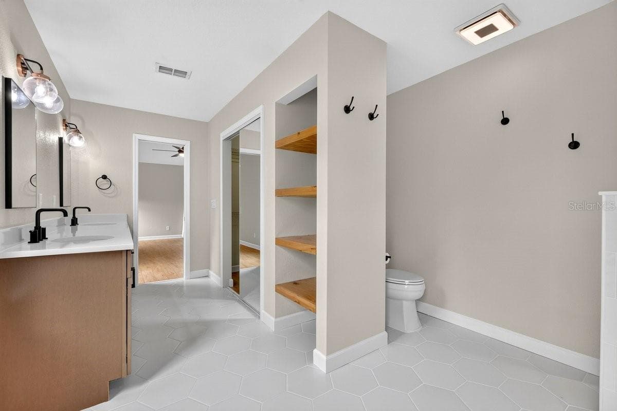 3 FOX HOLLOW DRIVE — photo 20 of 45