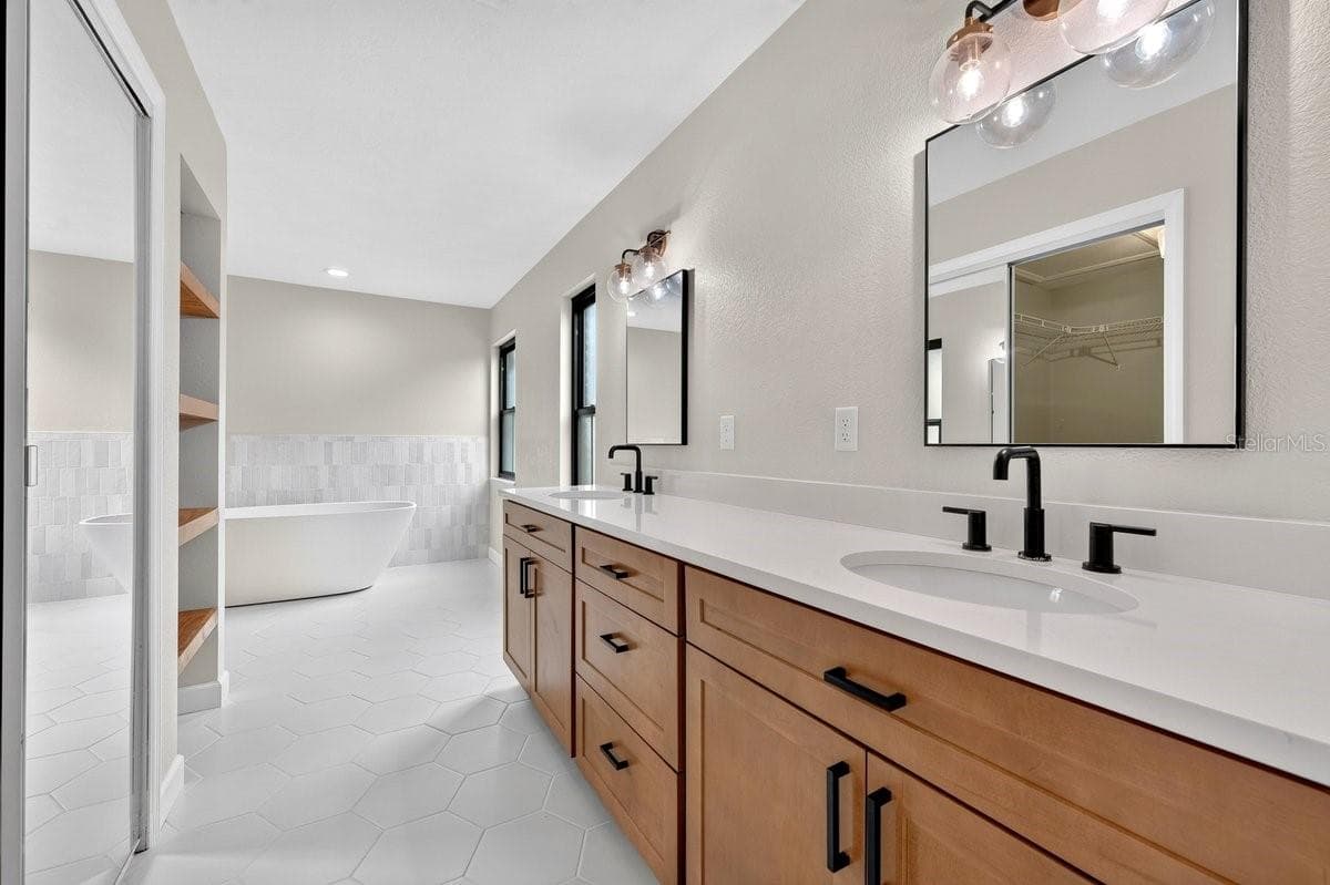 3 FOX HOLLOW DRIVE — photo 18 of 45