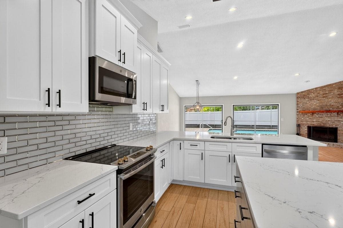 3 FOX HOLLOW DRIVE — photo 14 of 45
