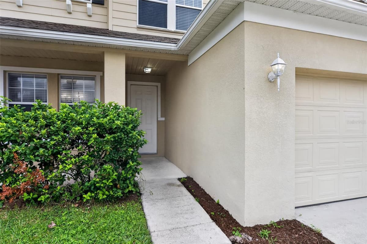 1215 ALAPAHA LANE — photo 3 of 30
