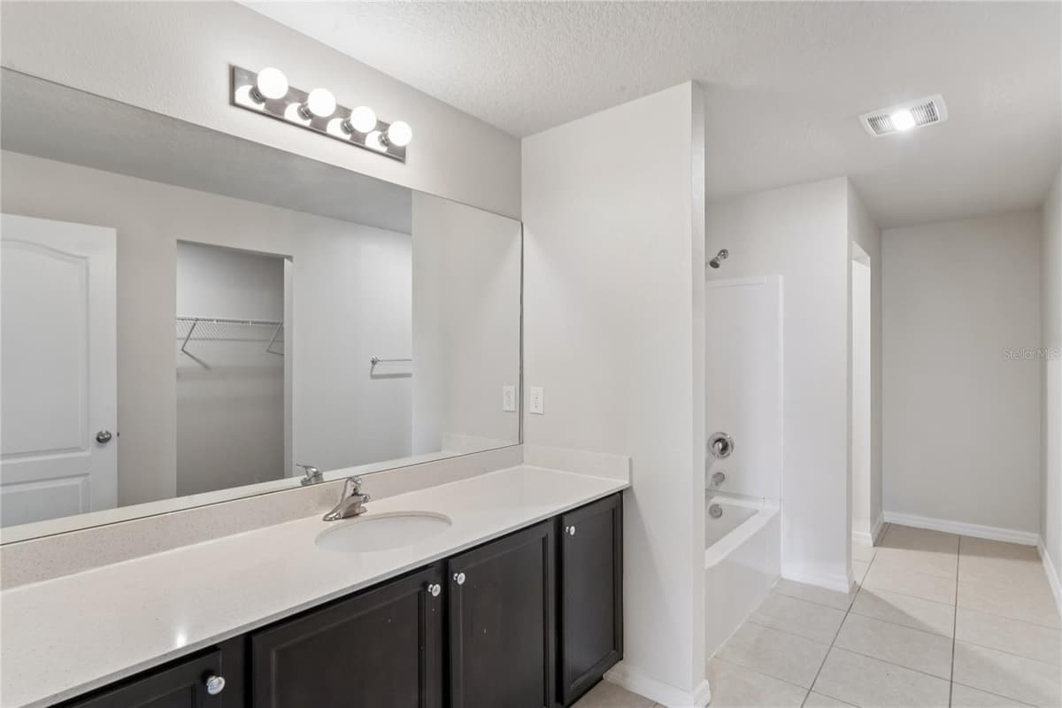 2427 CASPIAN DRIVE — photo 12 of 24