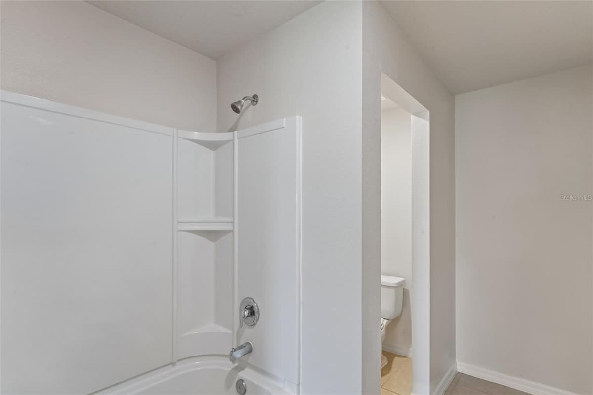 2427 CASPIAN DRIVE — photo 13 of 24