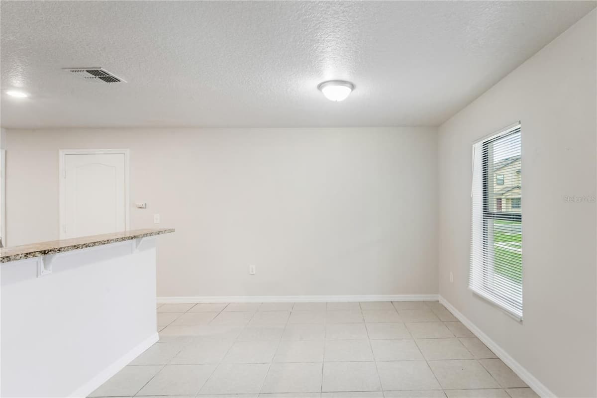 2427 CASPIAN DRIVE — photo 8 of 24