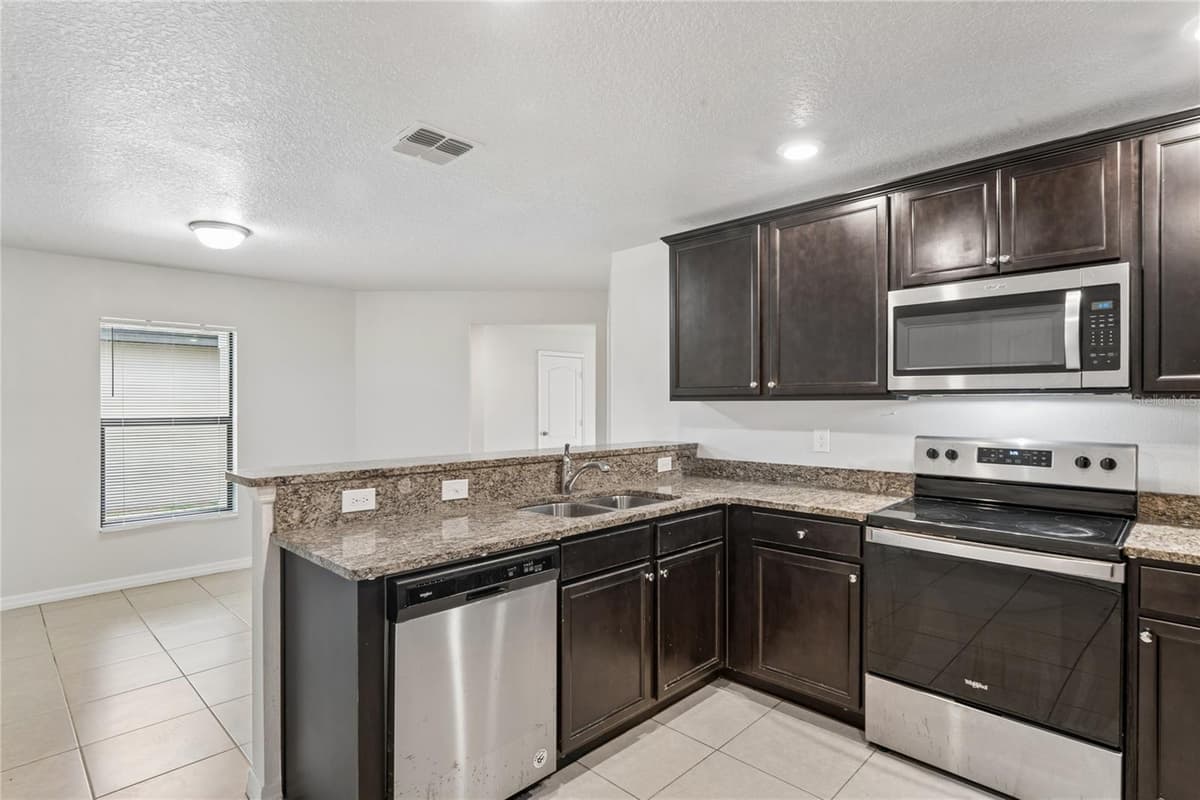 2427 CASPIAN DRIVE — photo 7 of 24