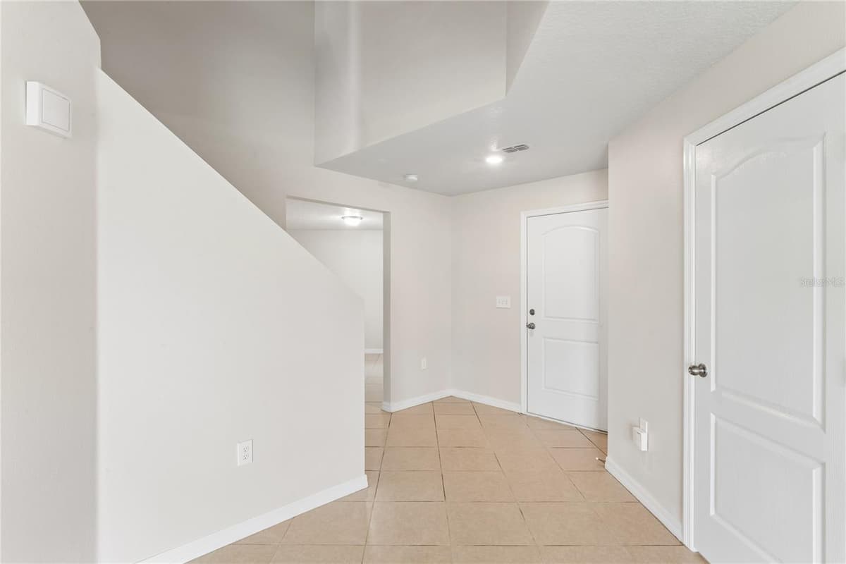2427 CASPIAN DRIVE — photo 3 of 24