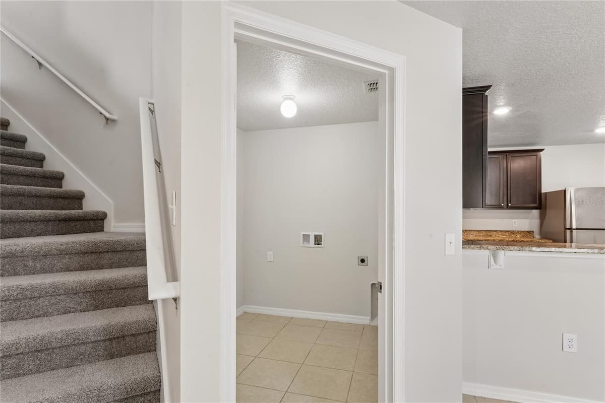 2427 CASPIAN DRIVE — photo 22 of 24
