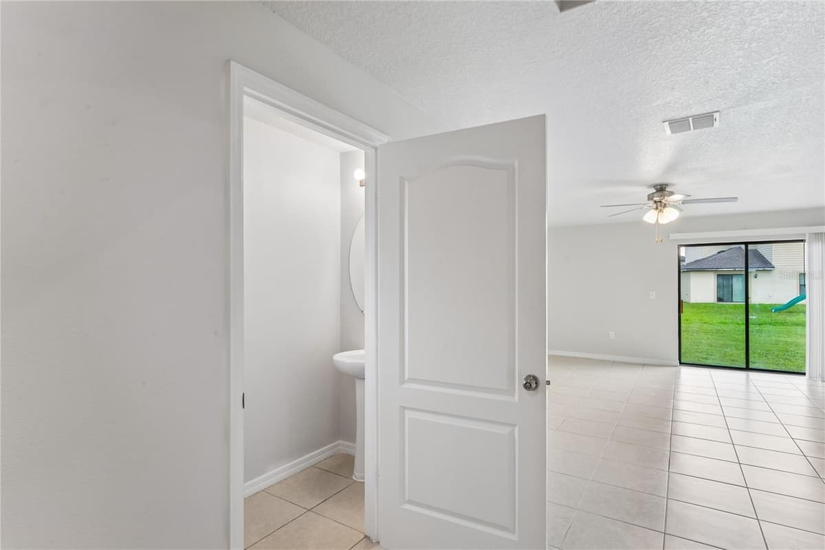 2427 CASPIAN DRIVE — photo 9 of 24