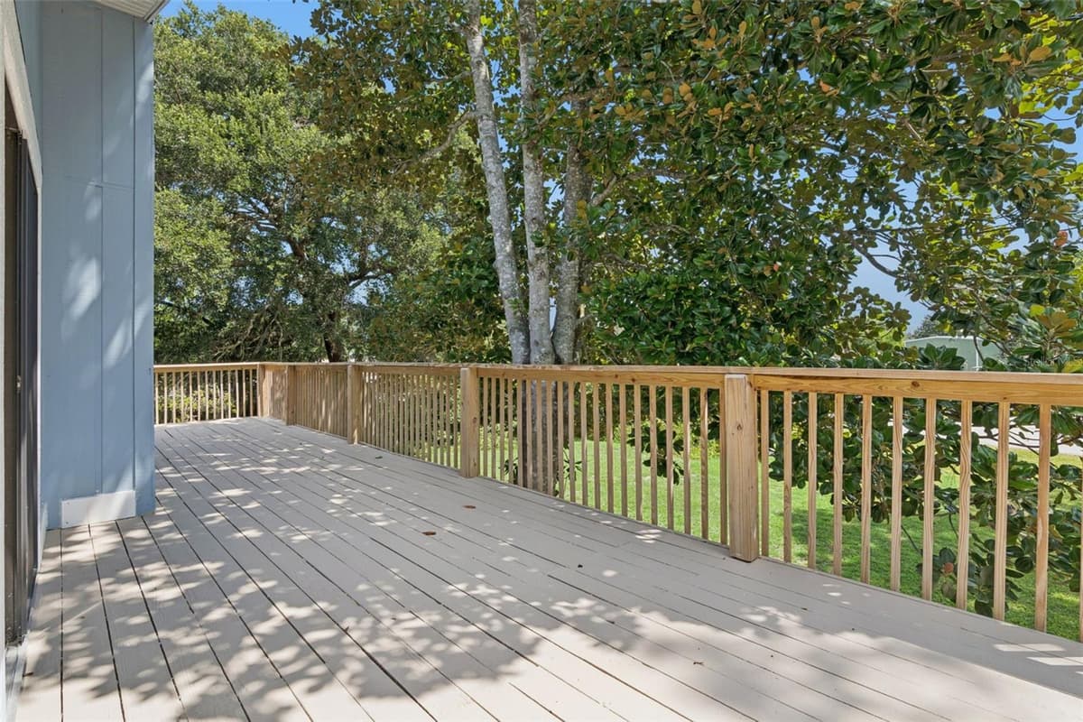 5556 LANCEWOOD CIRCLE — photo 16 of 54