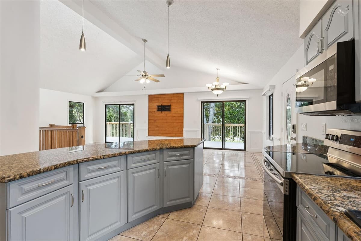 5556 LANCEWOOD CIRCLE — photo 26 of 54