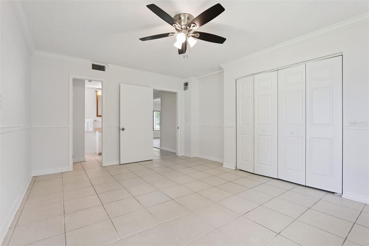 5556 LANCEWOOD CIRCLE — photo 37 of 54