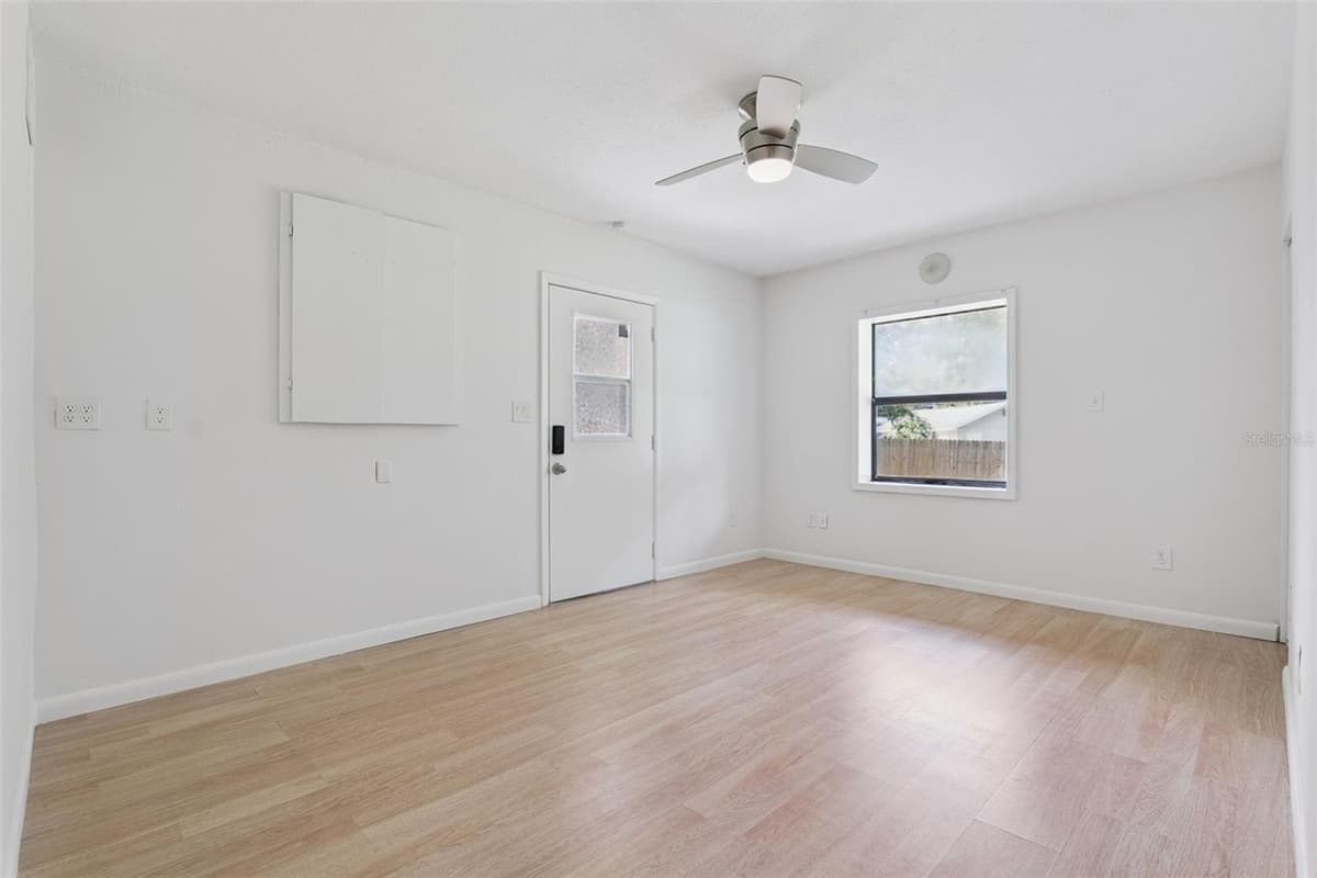 5556 LANCEWOOD CIRCLE — photo 40 of 54
