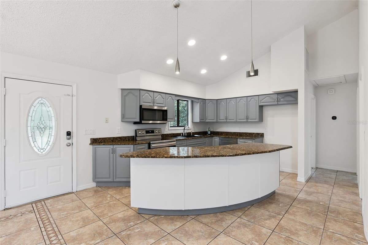 5556 LANCEWOOD CIRCLE — photo 23 of 54