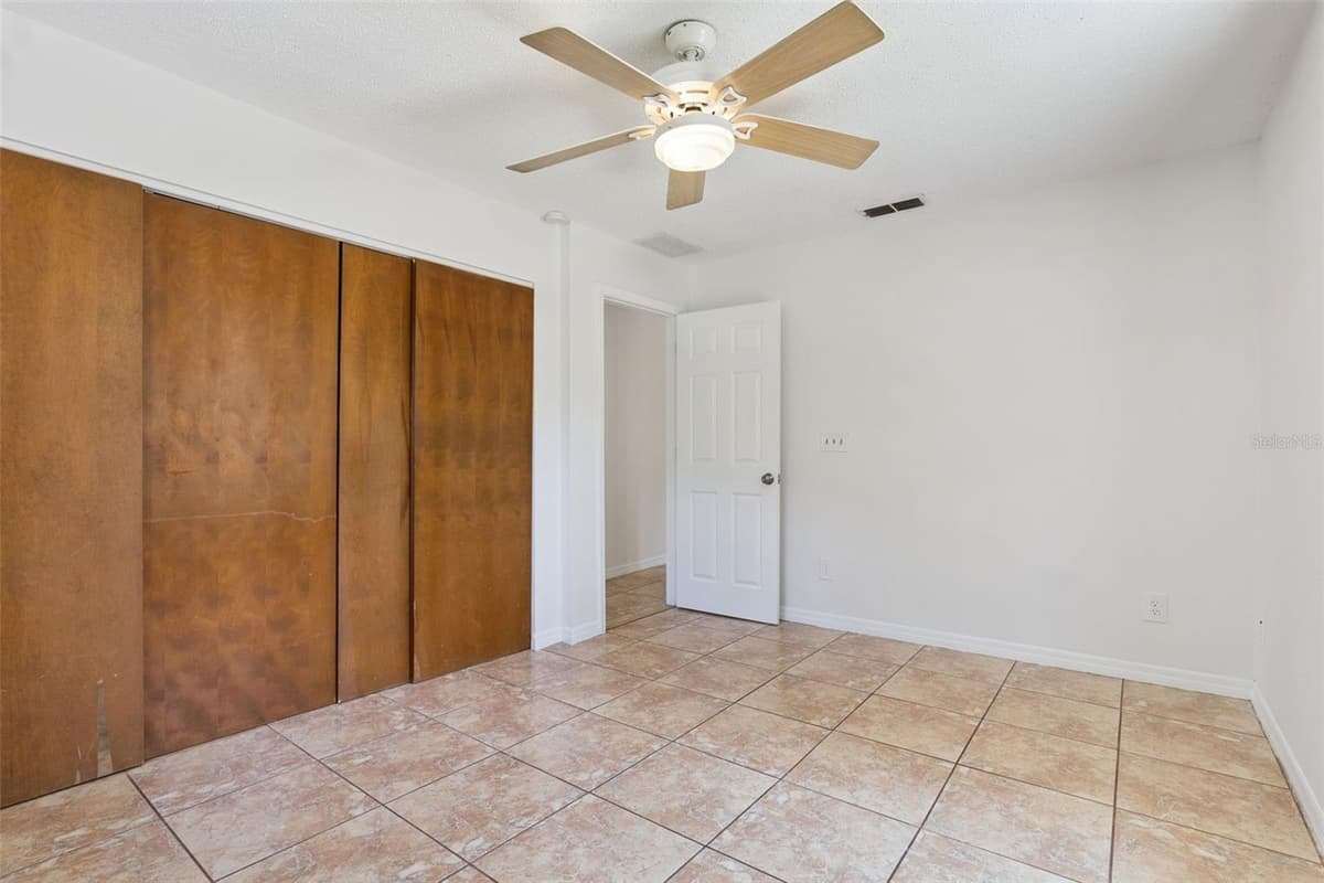 5556 LANCEWOOD CIRCLE — photo 32 of 54