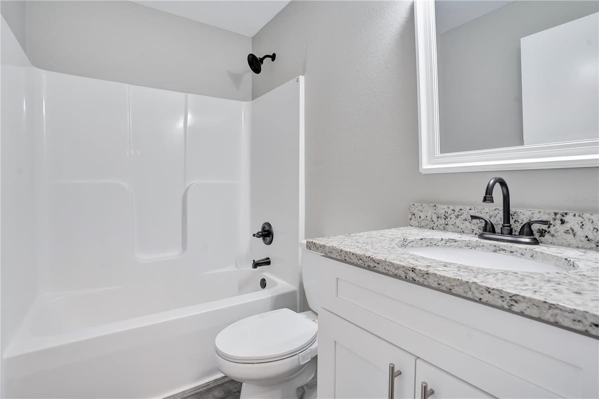 8833 HAMPSHIRE DRIVE — photo 18 of 33