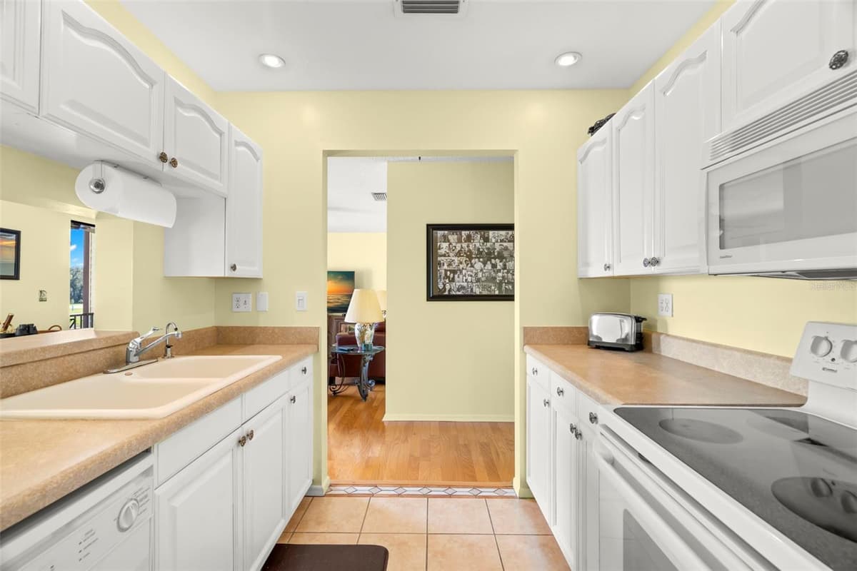 412 MOORINGS COVE DRIVE — photo 13 of 36