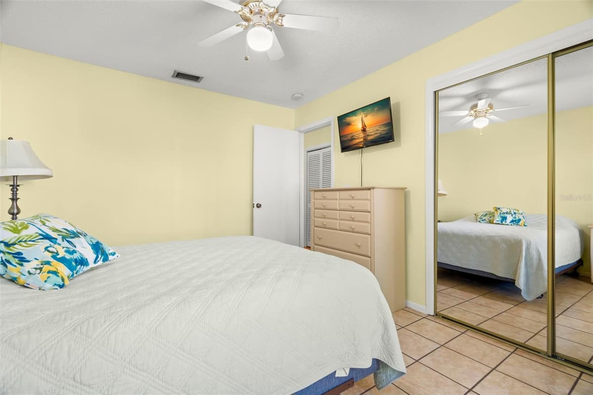 412 MOORINGS COVE DRIVE — photo 18 of 36